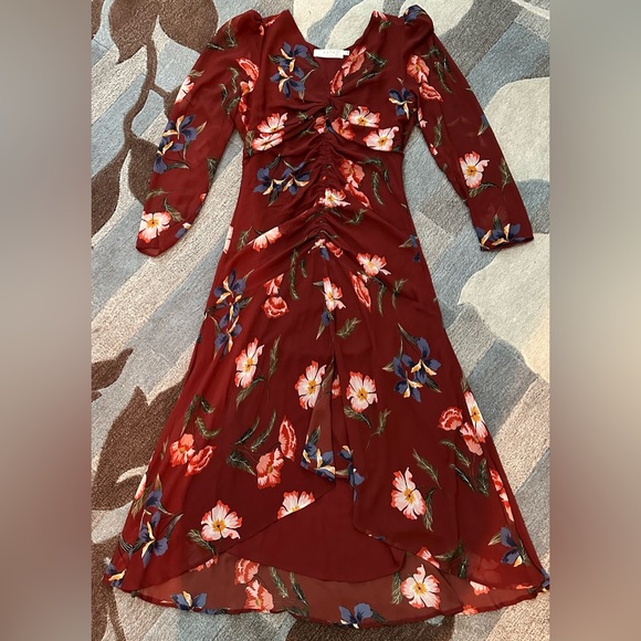 Astr the Label 3/4 Sleeve High-Low Ruched Front Floral Chiffon Midi Dress. - Picture 3 of 10